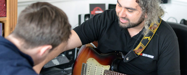 guitar teachers london