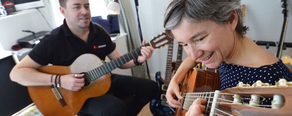 Guitar lessons Chesterfield